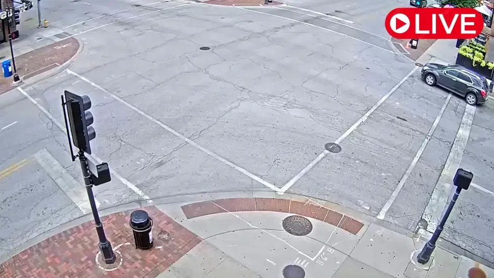 Court Ave, Des Moines Live Cam