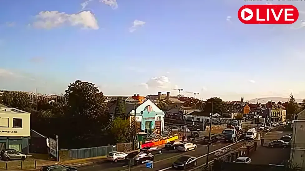 Crossroads of Phibsborough and Whitworth roads, Dublin Live Cam