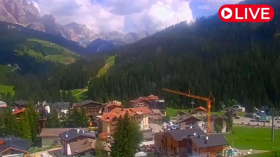 Dolasilla Mountain Panoramic Wellness Hotel, La Villa Live Cam