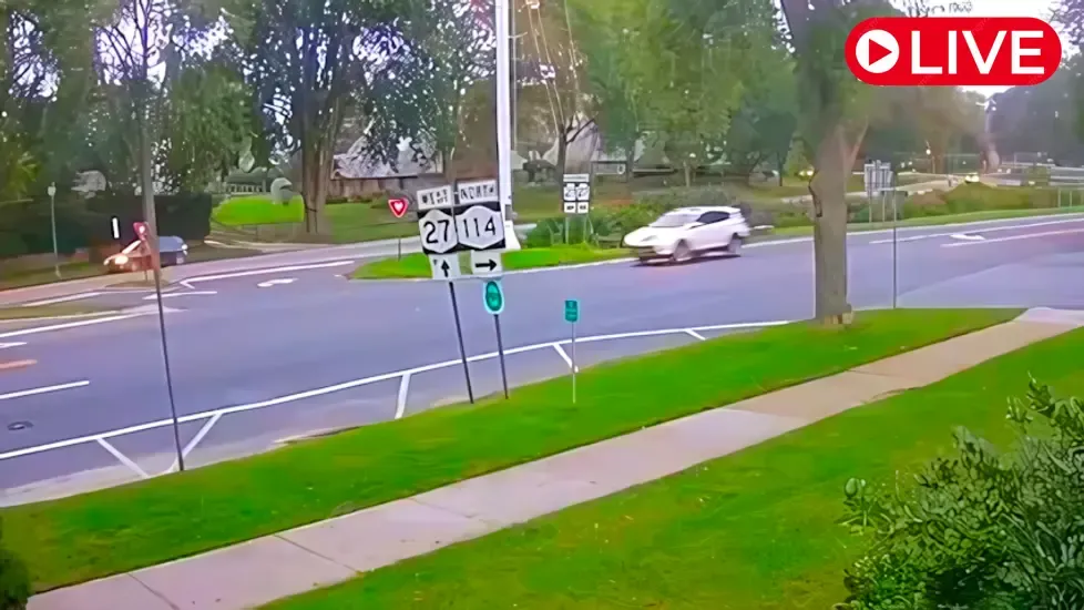 East Hampton Library Main St Live Cam