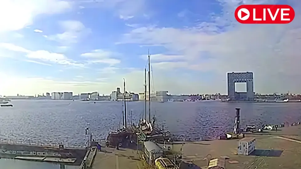 Faralda Crane Hotel, Amsterdam Live Cam