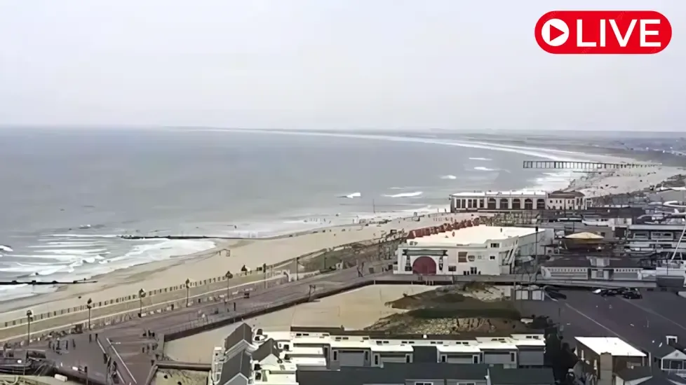 Gardens Plaza, New Jersey Live Cam