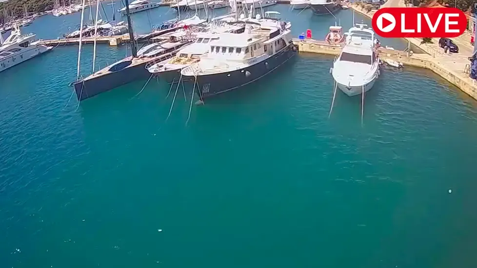 Marina in Pula Live Cam