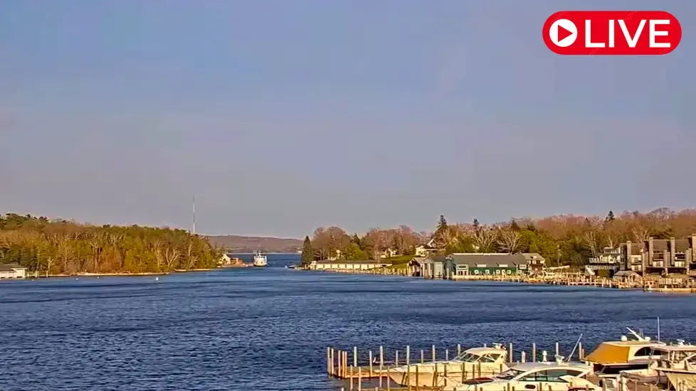Round Lake, Charlevoix Live Cam