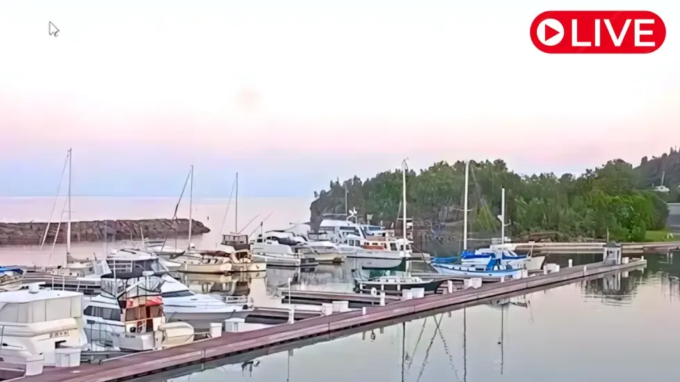 Live Webcam Silver Bay Marina, Minnesota